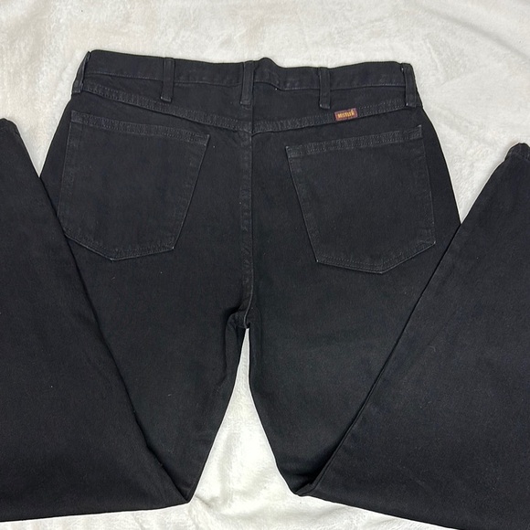 Rustler Black Straight Jeans with Subtle Stitching - Picture 1 of 6